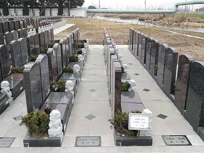 查看洪福墓區(雙鳳紀念園)全部碑型