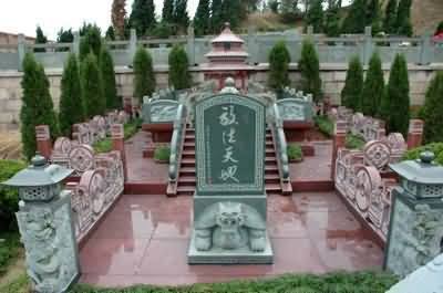 彝族喪葬的社會(huì)文化功能研究——以雙鳳紀(jì)念園為例